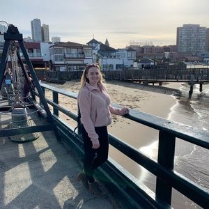 Meet your Posher, Kelly